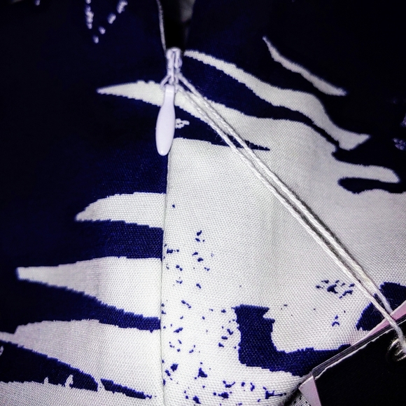 Vince Camuto Skinny Ankle Pants. NWT - Picture 3 of 7